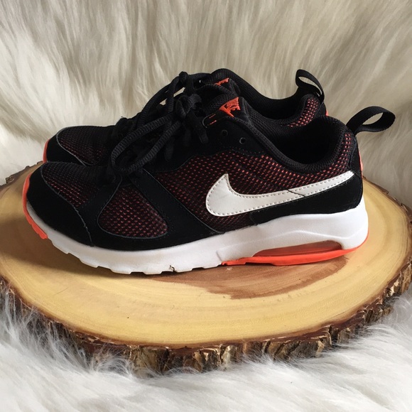 Nike Shoes - Nike Air sneakers